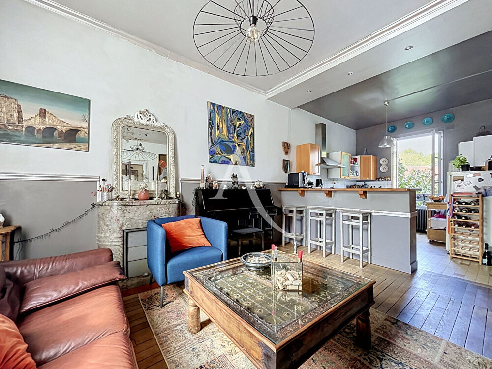Vente Maison Maison de ville d'environ 149m²  au sol située à Mantes la jolie, proche des commodités et de la gare Mantes la jolie