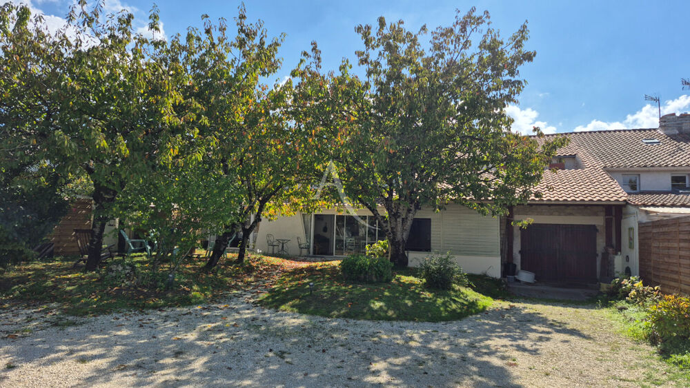 Vente Maison Maison Saint-Vaize avec quatre chambres au calme proche de Saintes Saintes