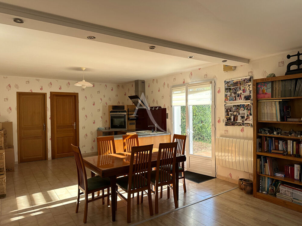 ROCHEFORT - BELLE MAISON FAMILIALE DE 167 M² - 5 CHAMBRES, DEUX GARAGES , FORT POTENTIEL !