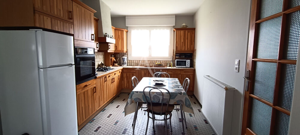 MAISON FAMILIALE AVEC GRAND GARAGE ET JARDIN ARBORÉ