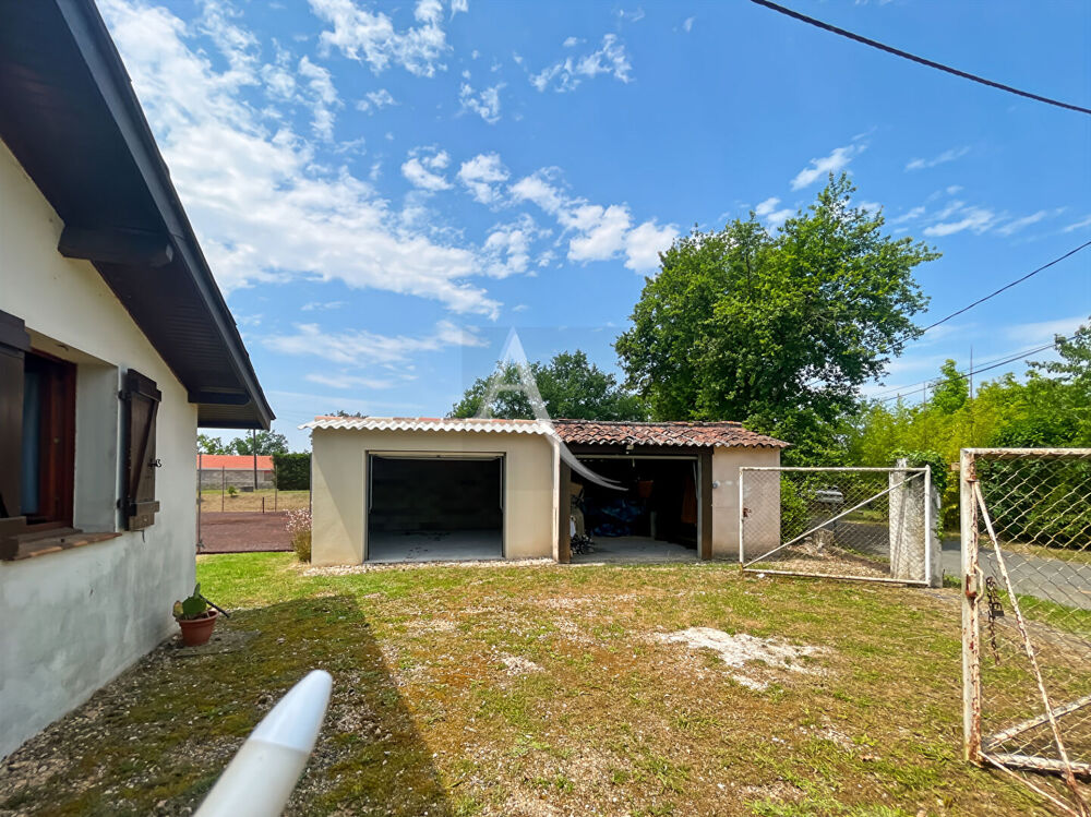 A vendre chalet avec jardin et terrain de tennis