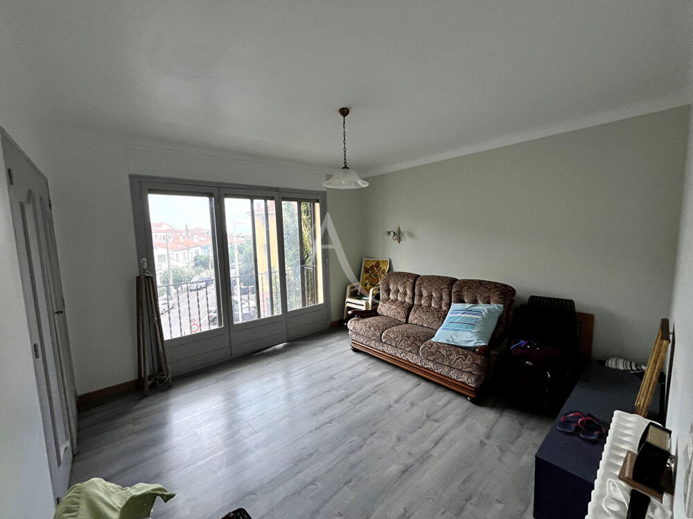 Grand appartement 4 pièces - 98 m² - avec balcons, garage et cave Perpignan