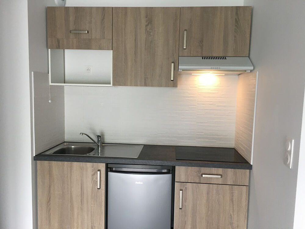 Location Appartement T2 51.96m² + Balcon 4.89m² + 1 pkg s/s (bien neuf) Pessac
