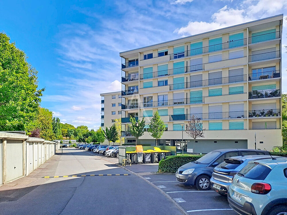 Appartement Arpajon 4 pièces, 3 chambres, 85m², 1 BOX, Terrasse et Balcon !