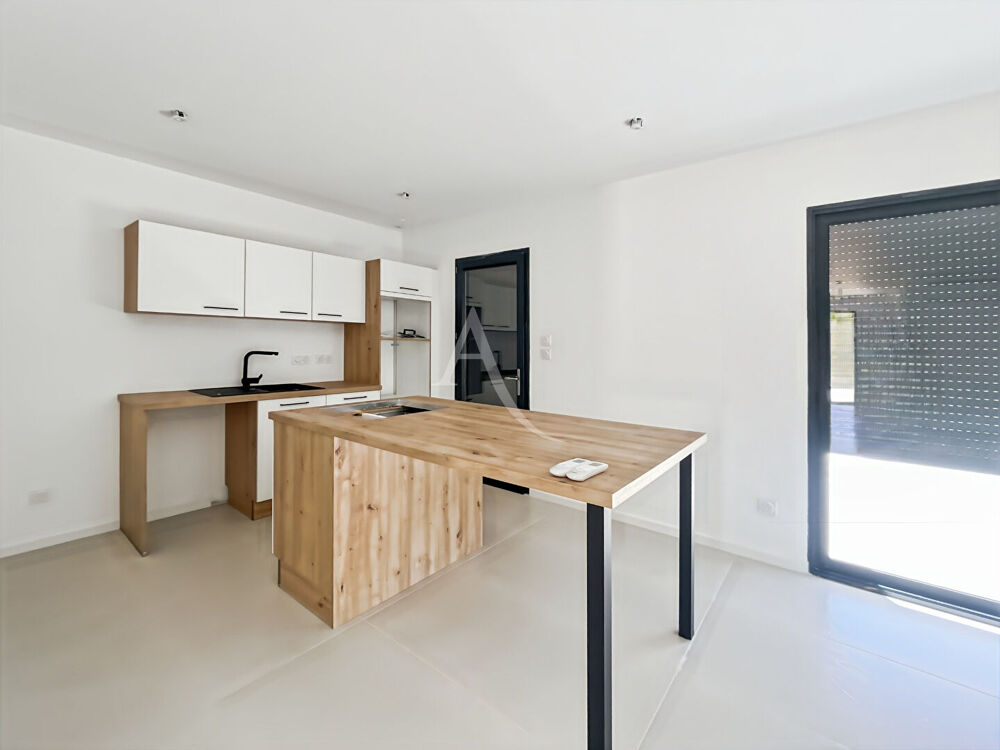 Maison NEUVE RT 2022. Quatre chambres.