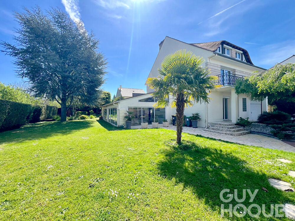 Maison Magny Les Hameaux 9 pièce(s) 261 m2