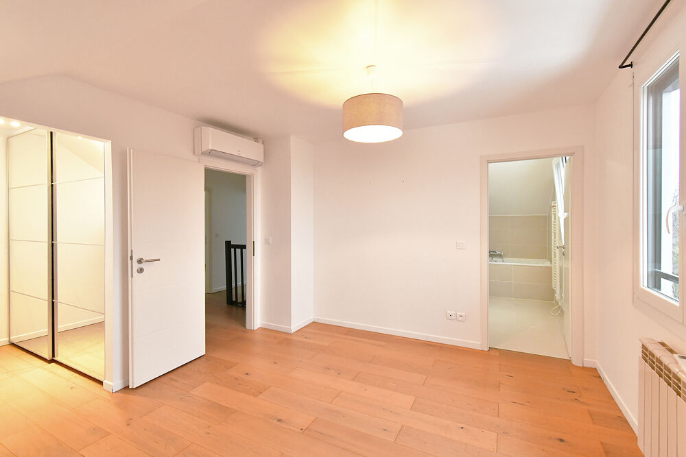 � vendre  Maison Cessy (01170)