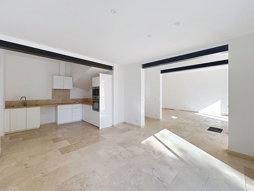 Location Maison GRANS, MAS T5 AVEC GARAGE  ET ANNEXES Grans