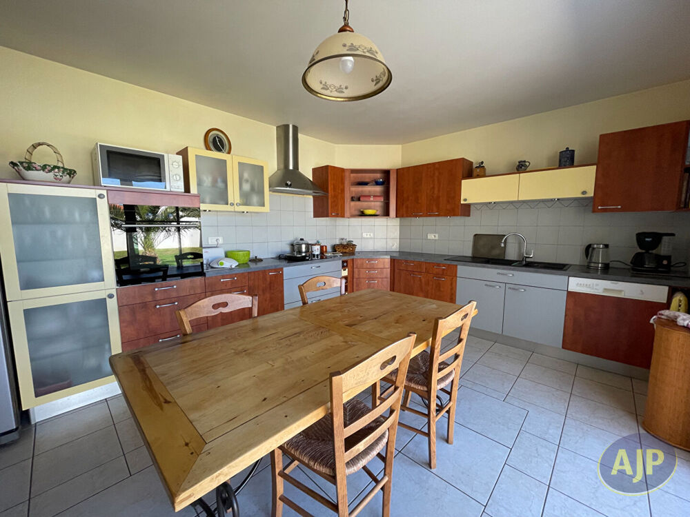 Vente Maison Maison Challans 7 pièces 202 m² Challans