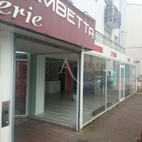 Challans, local commercial Challans de 75 m² 720 85300 Challans