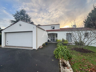  Maison � vendre 6 pi�ces 212 m�