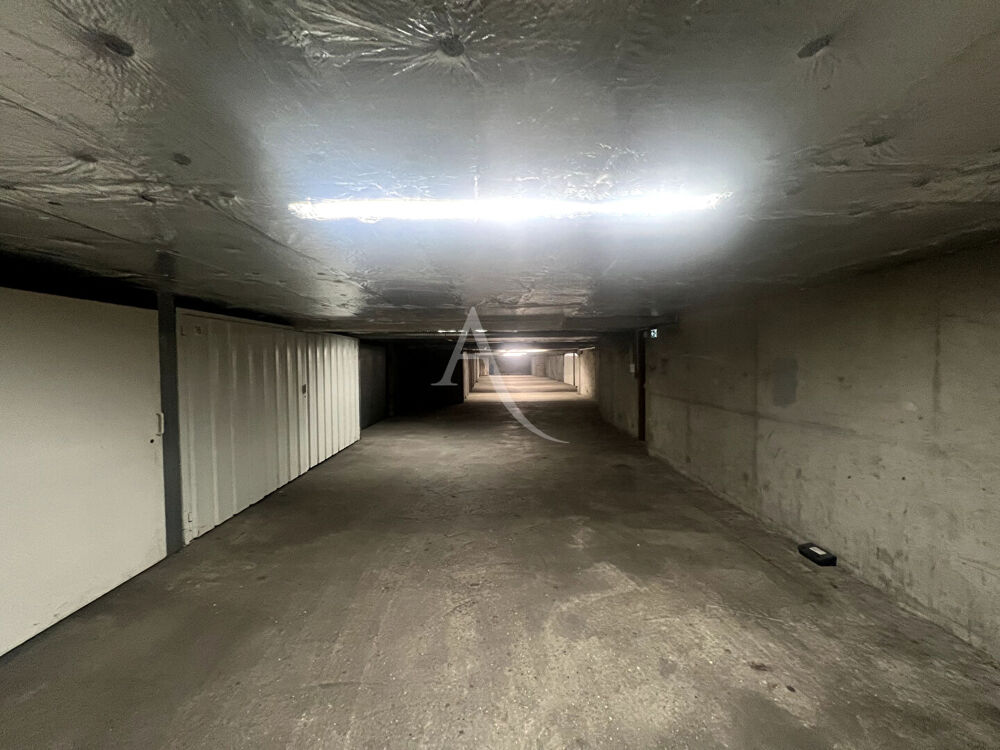 Vente Parking/Garage Lot de 4 boxs sécurisés - 15m2 chacun - Paris 10ème Paris 10