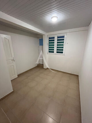  Appartement à louer 3 pièces 68 m²