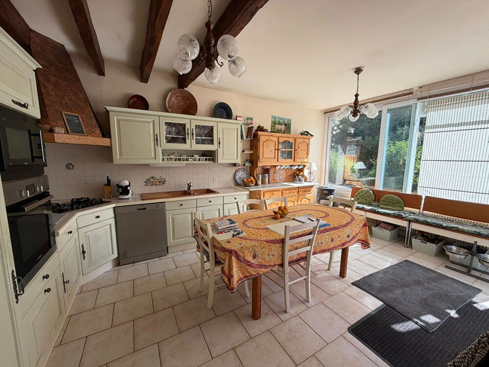 Vente Maison VIENNE ? Superbe propriété de campagne mitoyenne avec 1,2 hectare de terrain attenant, piscine et cadre champêtre exceptionnel. Liglet