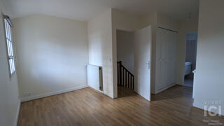  Maison à louer 6 pièces 123 m²