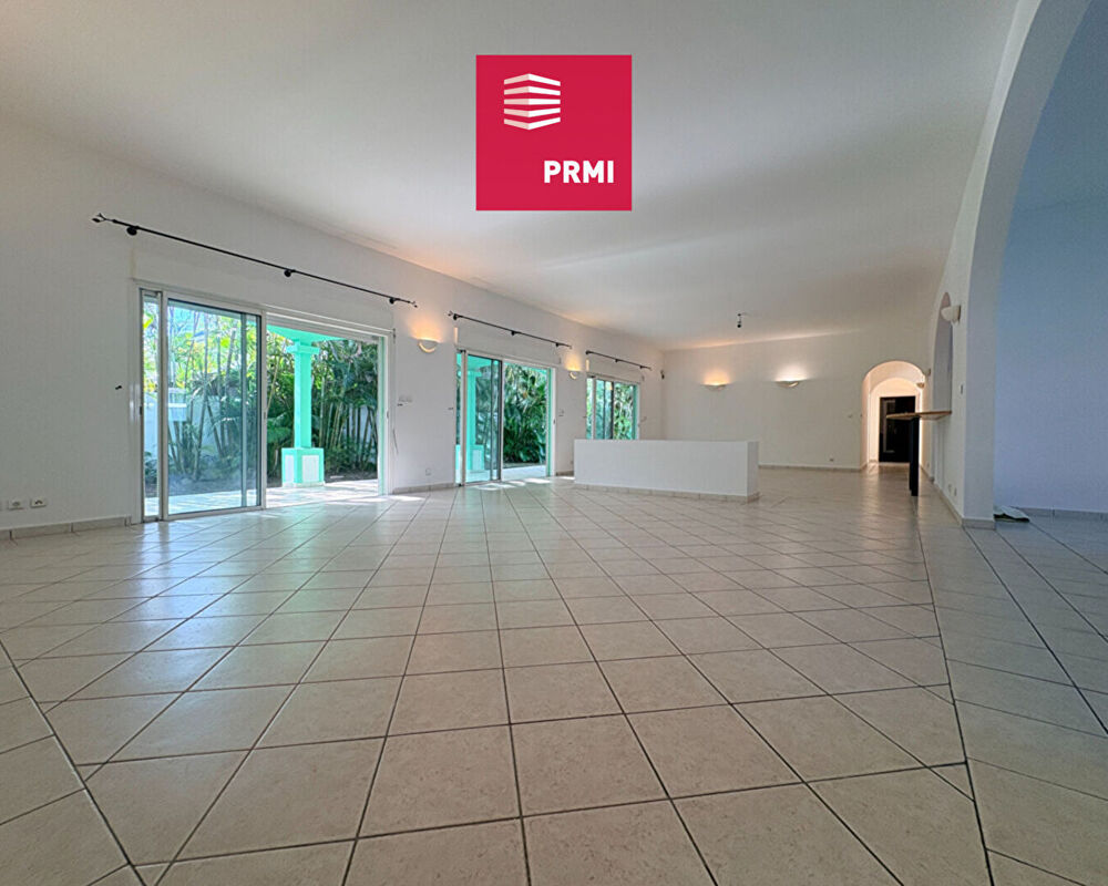 Exceptionnelle à SAINT-ANDRE/Champ Borne : Villa T8/9 de caractère proche du littoral