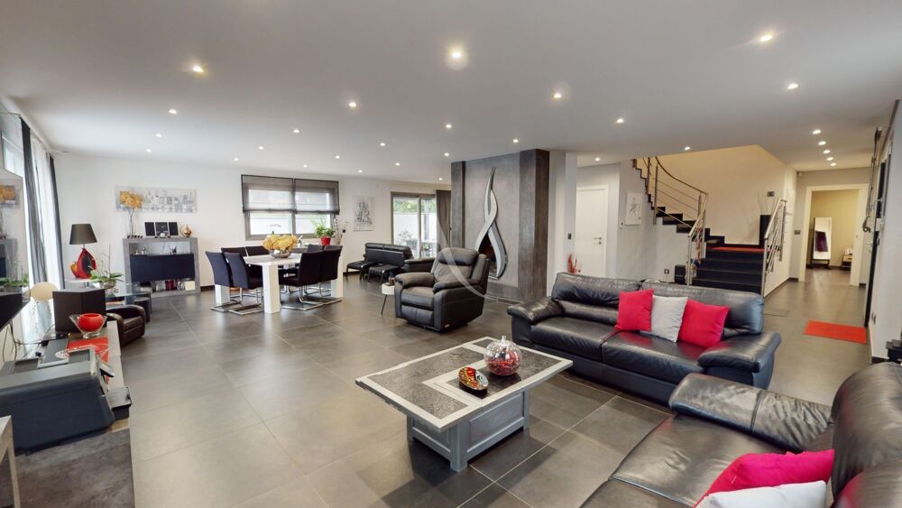 Maison contemporaine familiale - 10 pièces 309 m² - terrain de 800m2