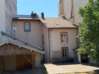  Immeuble à vendre 11 pièces 180 m²