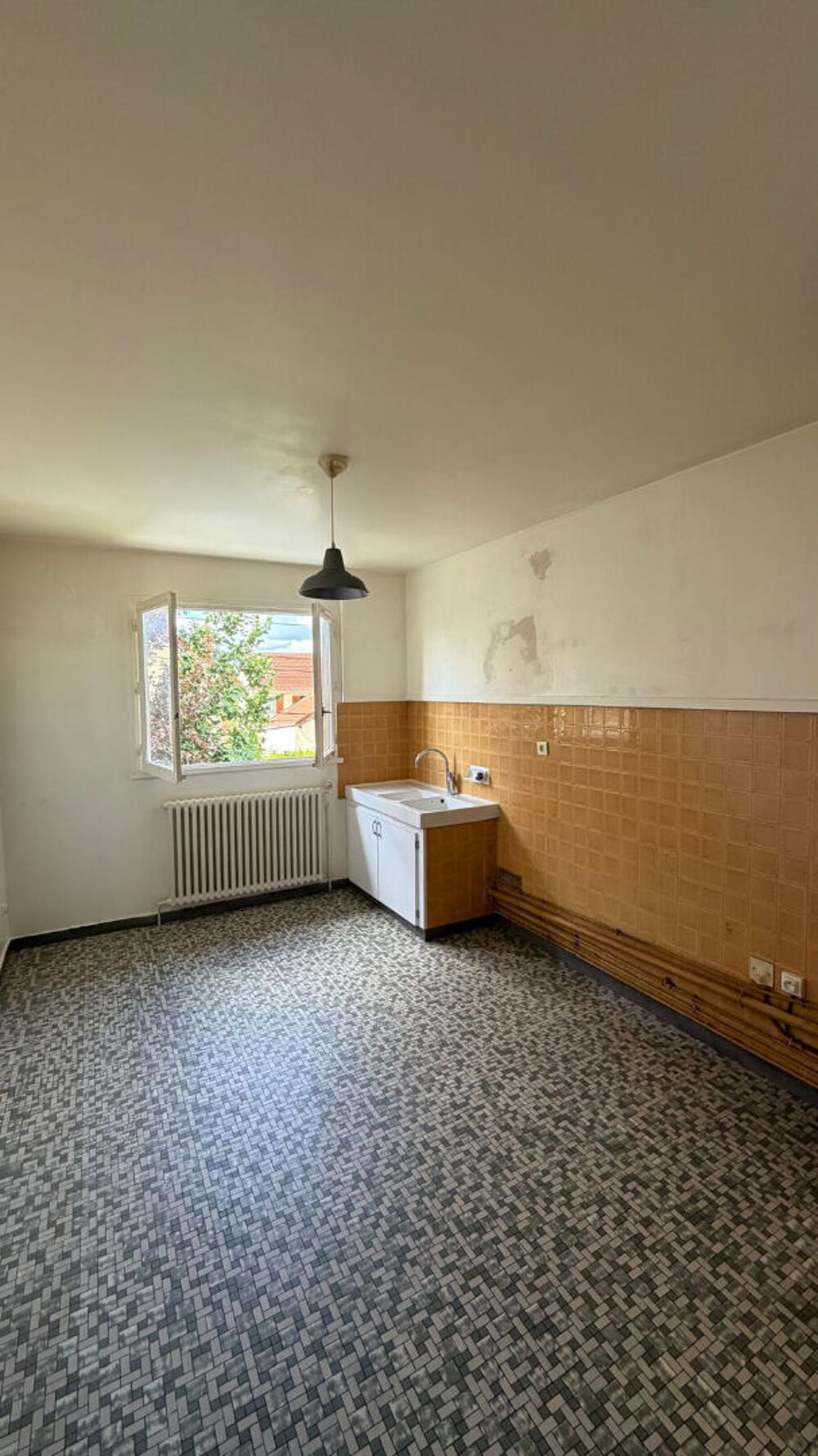Location Appartement Appartement 3 pièces à louer à Chelles - Réf 131 Chelles