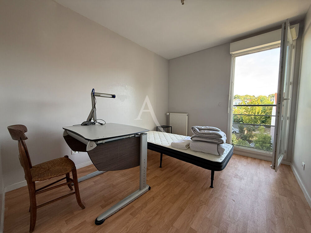 Location Appartement Appartement  3 pièce(s) avec balcon à Dourdan Dourdan