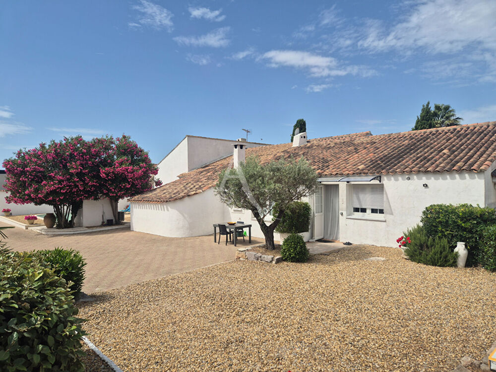 Villeveyrac : Élégante villa de plain-pied -210 m² de surface au sol - Charme méditerranéen avec piscine