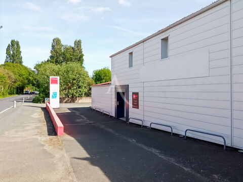 CHALLANS - Local commercial 400 m&sup2; 2700 85300 Challans