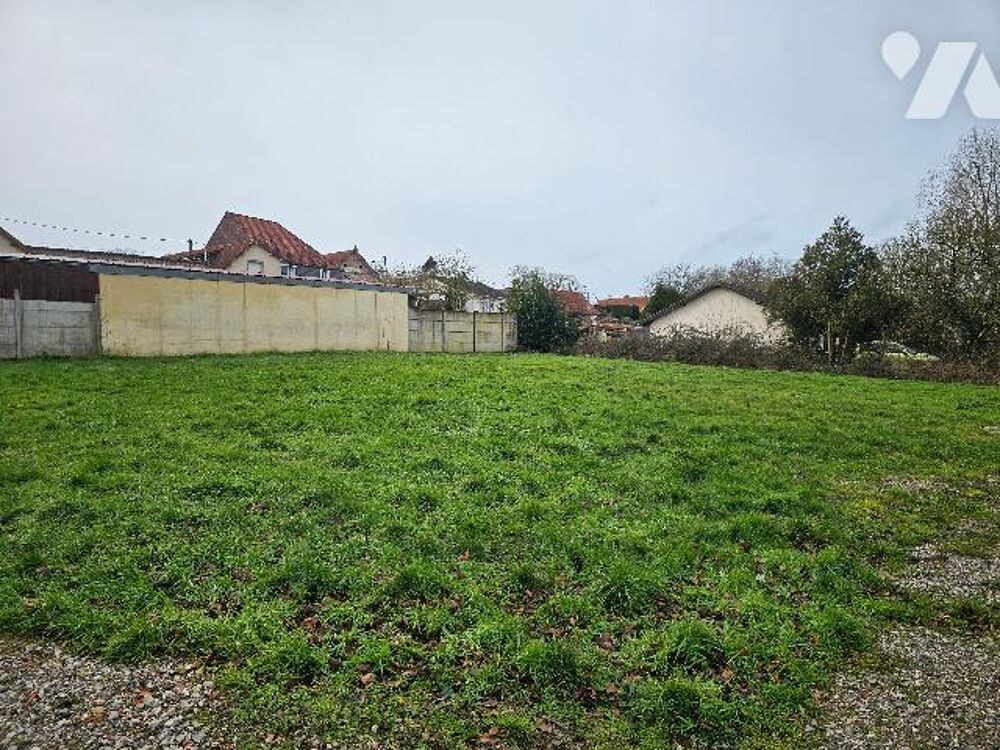 Vente Terrain Terrain à bâtir de 580m² sur la commune de VAUDRINGHEM. Façade d'environ 25m. Vaudringhem