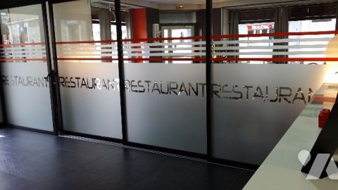  Situé en plein cœur de CAZERES (31220), sur la halle, un local commercial ou de bureaux 