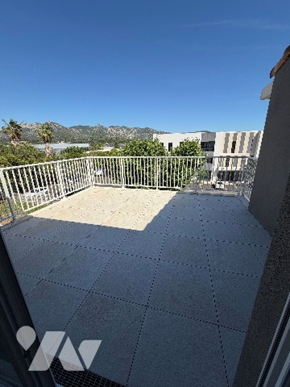AUBAGNE (13400) Route de Napollon, LES JARDINS DU GARLABAN, T4 NEUF 96m² avec terrasse et 2 box