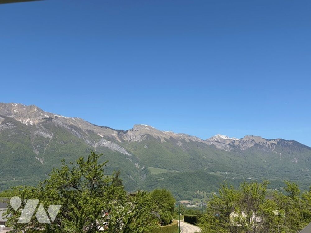 Vente Appartement Duplex de 4 pièces + cuisine de 98 m² avec cave, accès indépendant, jardin et stationnement. Sainte-hélène-sur-isère