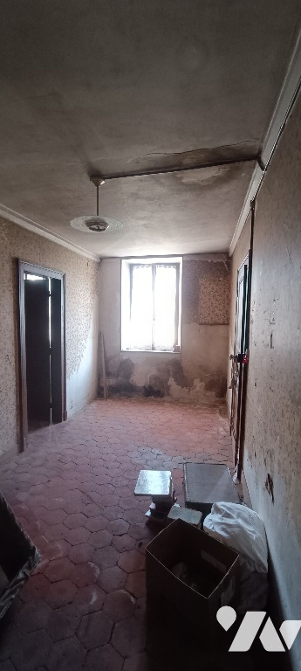 Vente Maison 20 mn de la gare de Moret-sur-Loing, belle maison à rénover avec dépendances et 1028 m² de terrain. Villemaréchal