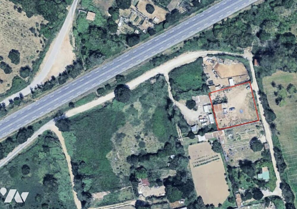 Vente Terrain Une parcelle de terre en nature de jardin avec construction non autorisée en zone agricole. Narbonne