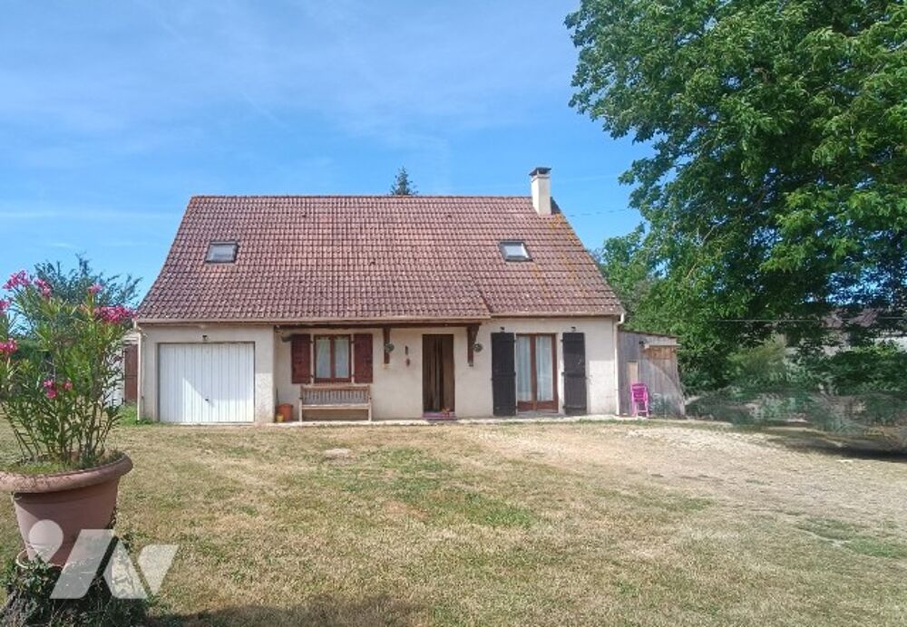 Vente Maison Sur la commune de Lorrez-le-Bocage, pavillon familiale de 136 m² sur 1681 m² de terrain, 4 chambres. Lorrez-le-bocage-préaux