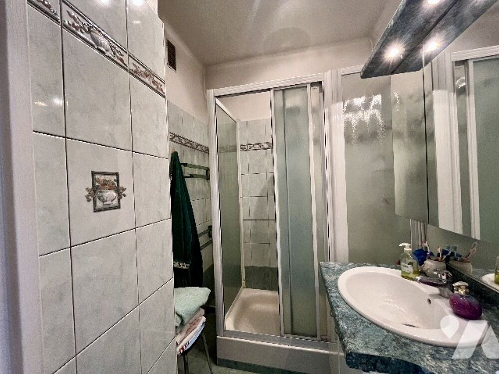 Vente Appartement DERNIER ETAGE, A 3 MIN DE LA PLAGE, APPARTEMENT TRAVERSANT DE 110 M²ET TERRASSE PLEIN SUD DE 44 M² Marseille 7