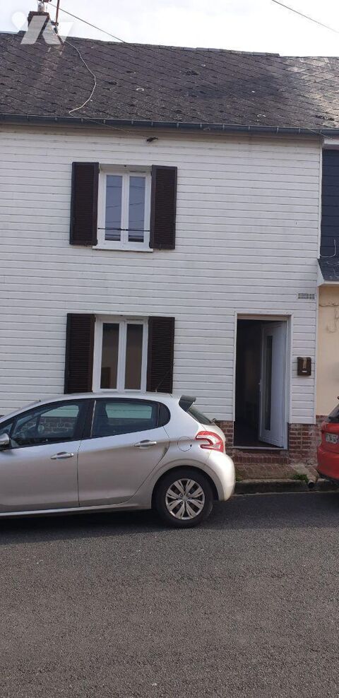   Maison de ville composée :  - au  rez de chaussée : séjour avec cheminée, cuisine, salle de ba... Maison - 4 pièce(s) - 70 m²