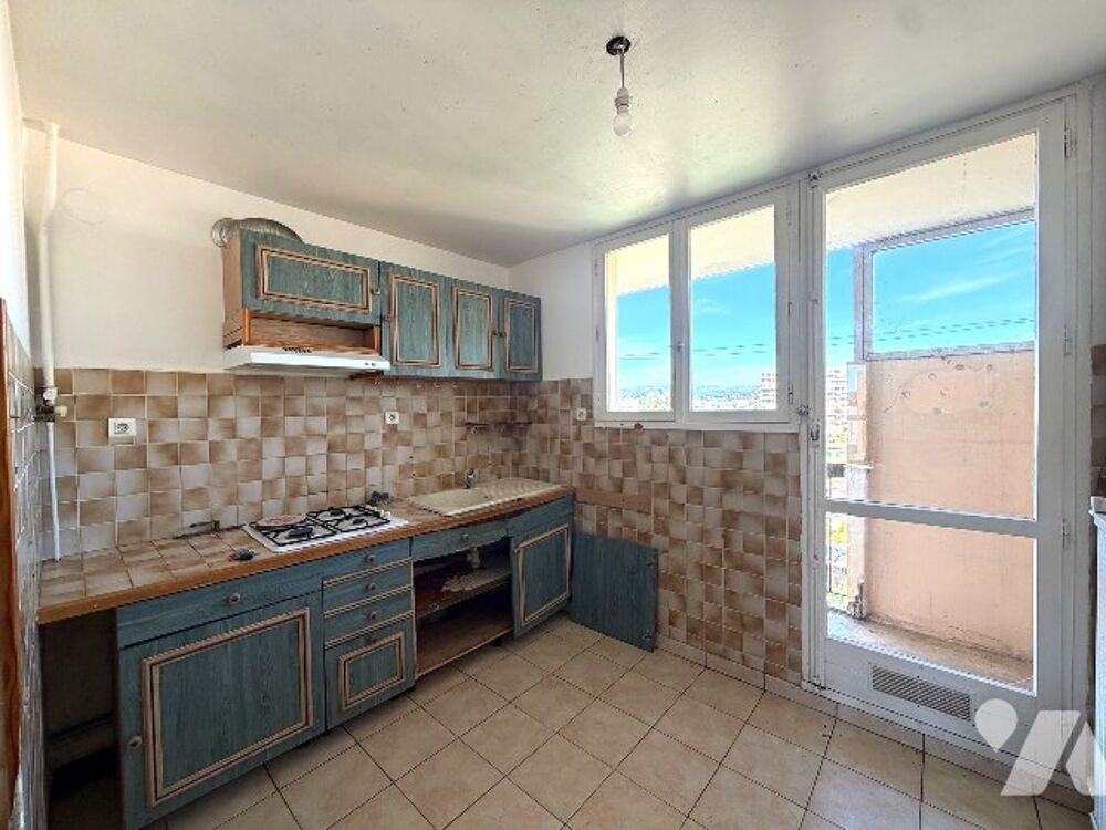 Vente Appartement Appartement de Type 3 traversant d'environ 64 m² avec 2 balcons et stationnement dans la résidence Marseille 10