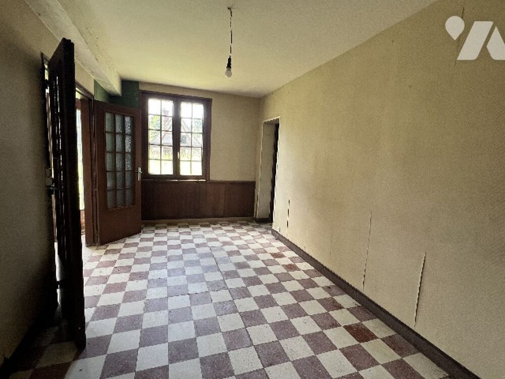 VNI : LE COUDRAY-ST-GERMER : maison forestière de 4 pièces. Dépendance. Jardin de 3.093 m2