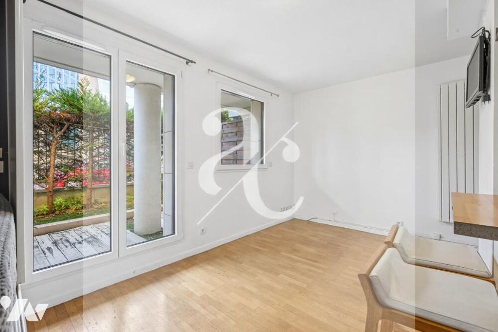 Vente Appartement Studio en rez-de-jardin avec terrasse Suresnes