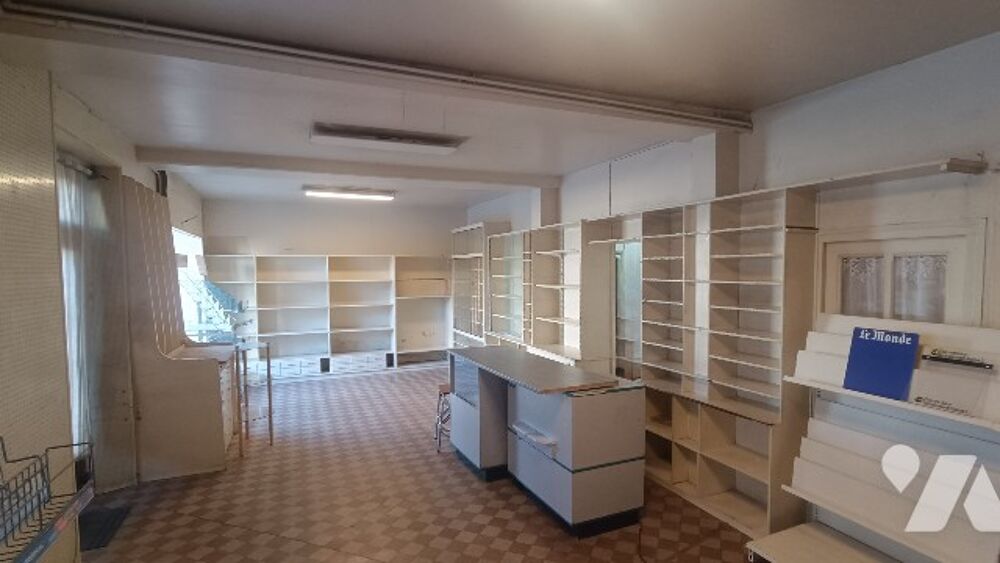 Vente Maison À Voulx, bâtisse à rénover de 8 pièces, 168 m² habitable + 90 m² de dépendances, 300 m² de cour. Voulx