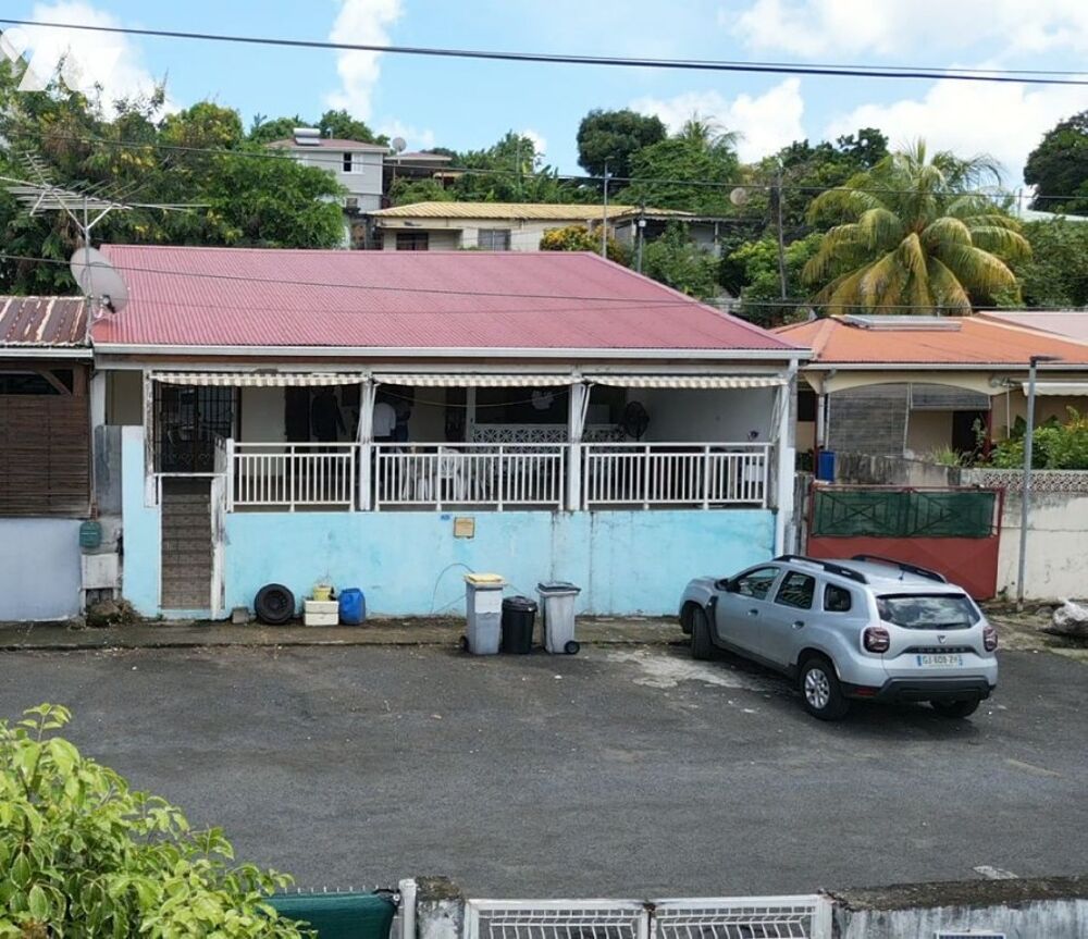 Vente Maison JOLIE MAISON DE VILLE A RAFRAICHIR A DILLON Fort-de-france