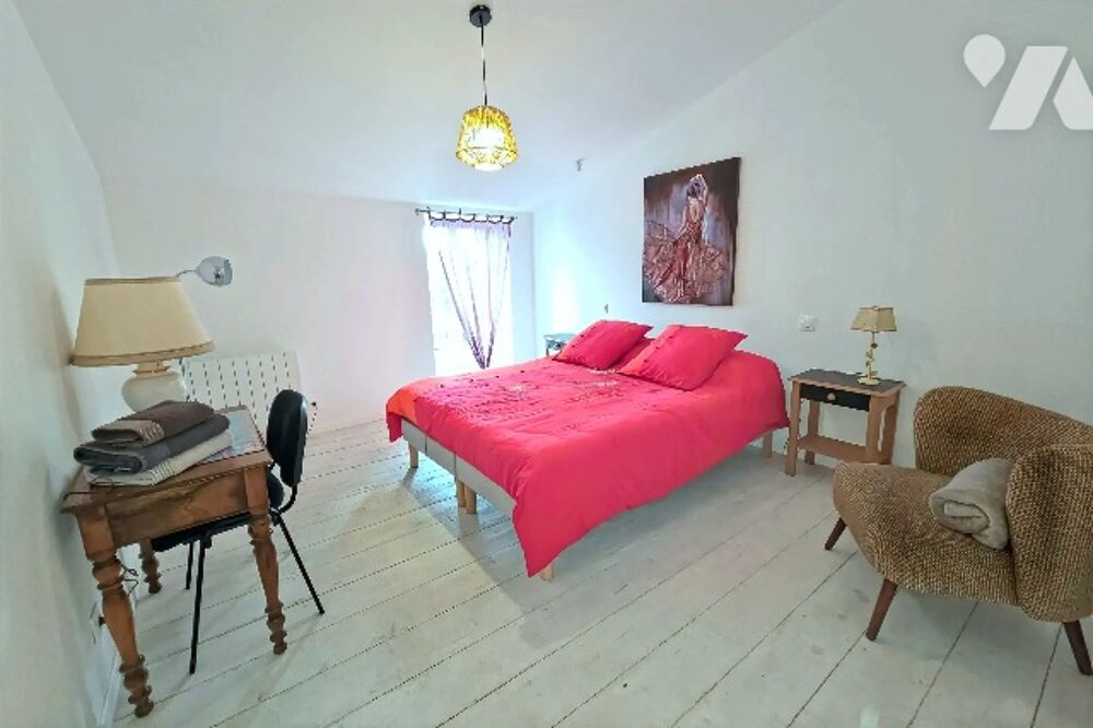Au coeur de lÎle de Ré, maison de ville rénovée