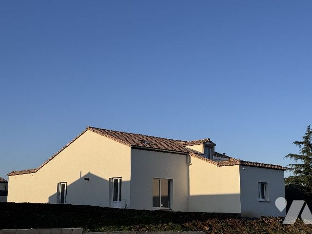 79410 ECHIRE - VILLA RECENTE DE 200m² sur terrain de 926m² (divisible).