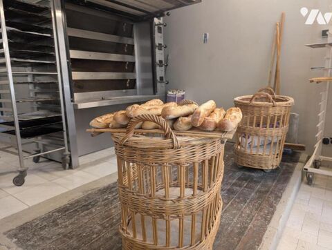   A OULLINS CENTRE / MURS COMMERCIAUX LOUE 