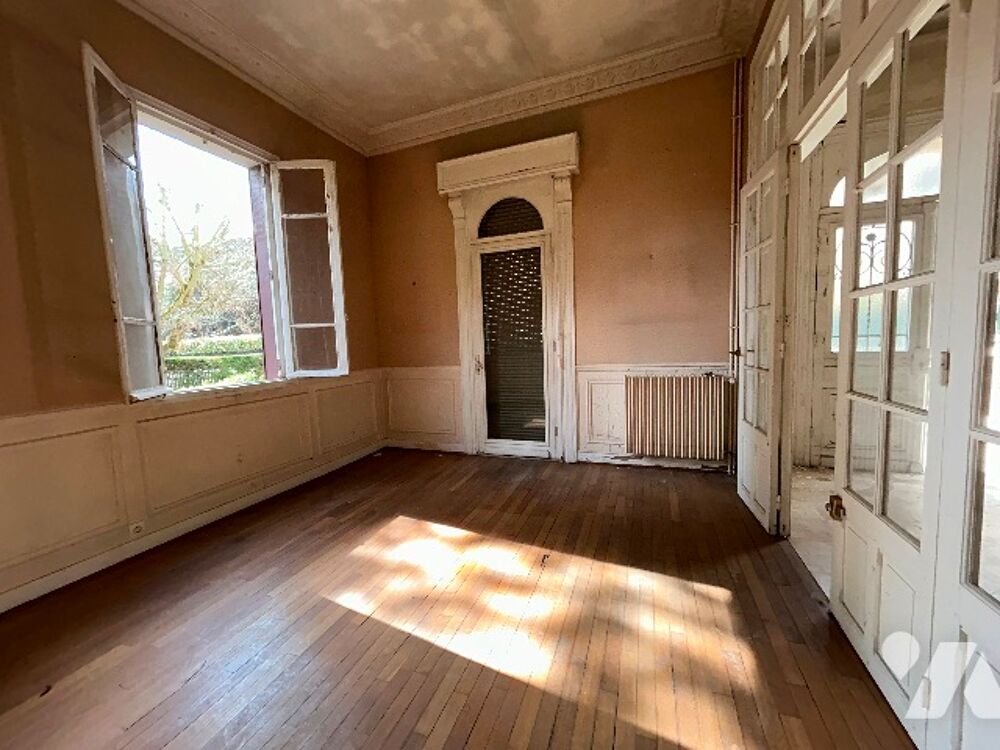 Vente Maison Lumineux hôtel particulier à usage d'habitation, 12 pièces, 318,7 m² habitables. Saint-cloud