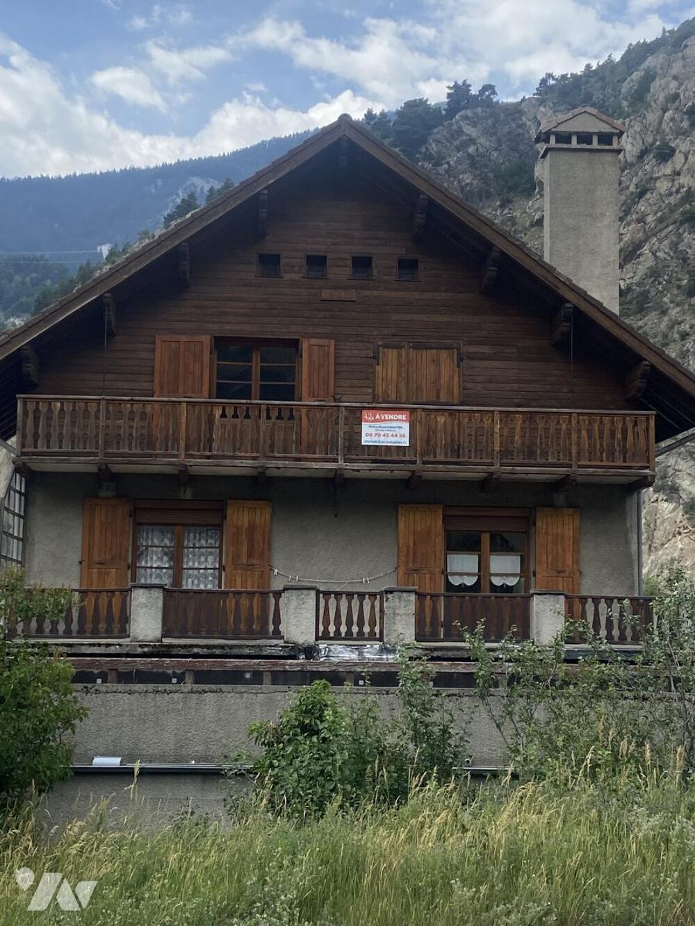 Maison individuelle avec entrepôt, terrain et fort potentiel d'aménagement à Modane