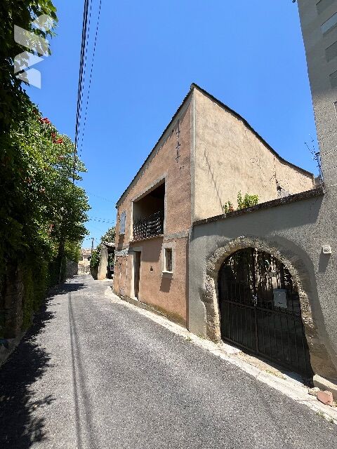  Maison de village, sur la commune de SAINT-QUENTIN-LA-POTERIE Maison - 4 pièce(s) - 91 m²