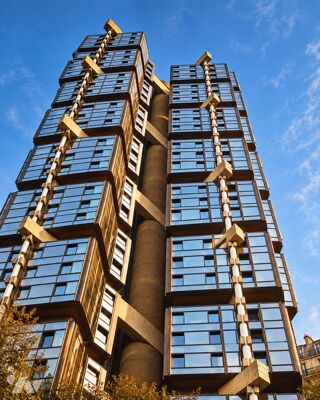 Vente Appartement Appartement de 48.1m² triples balcons/expositions, une chambre , une cuisine + box. Tour Totem 75015 Paris 15