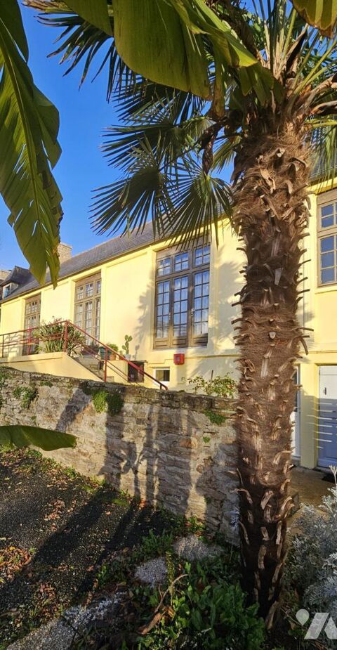   MURS COMMERCIAUX : Ensemble immobilier à 2kms des plages et 200m des commerces 