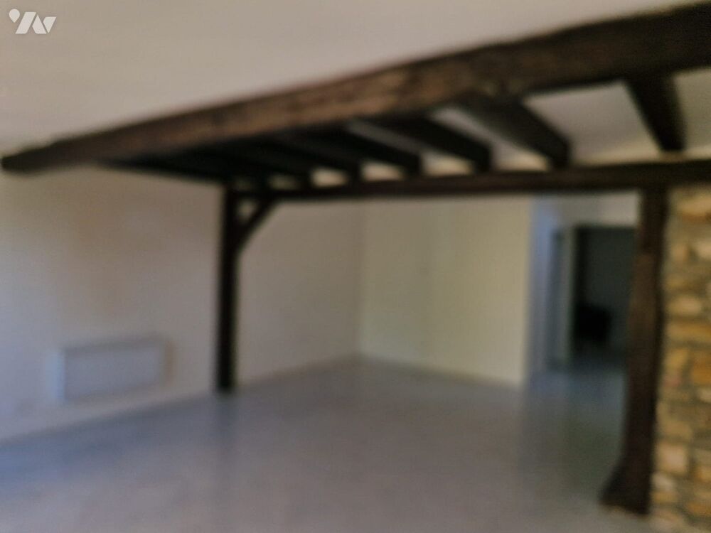Maison rénovée 143 m² à Bonnelles, 4 chambres, jardin, charme et confort moderne.