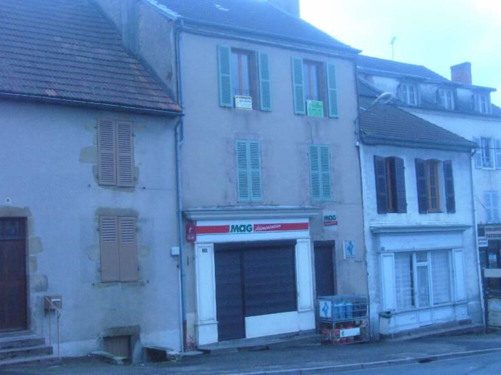 CENTRE LAPALISSE MAISON DE VILLE COMPOSÉE D'UN LOCAL COMMERCIAL AVEC HABITATION AU-DESSUS
